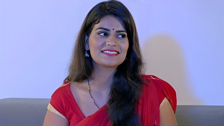 Aadhi Gharwali EP2 SolTalkies Hot Hindi Web Series