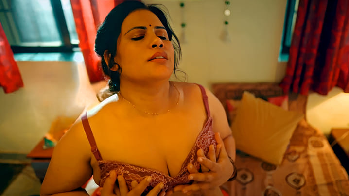 Kundi Mat Khadkao Raja Part 1 EP2 ULLU Hot Hindi Web Series